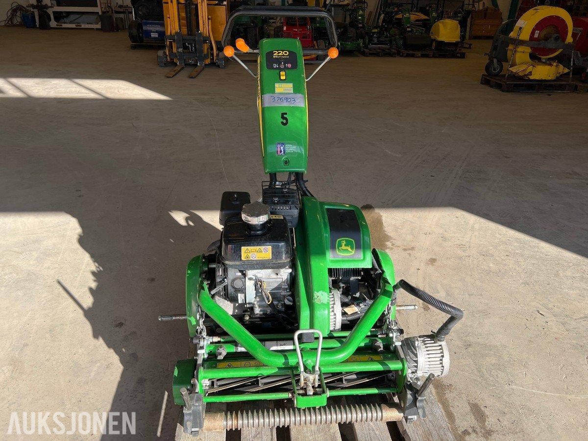 2017 John Deere 220 E-Cut Hybrid Green Klipper